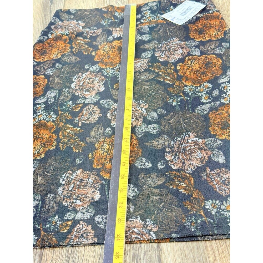 NEW Lularoe Cassie Skirt Women's L Black Flowers Fitted  Pull On Stretch - Picture 8 of 10